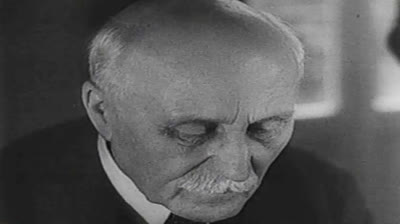 Medal of Honor - Underground (USA) PSX