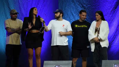 5 casais no palco em Guarapari - stand up comedy